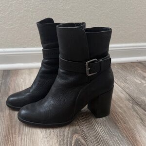 Splendid Black Heeled Boots